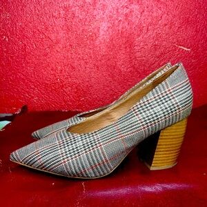 NWOT Tweed Plaid Jeffrey Campbell Wood Heel Pumps Size 7.5